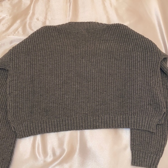 ⚡️COZY CROPPED CARDIGAN⚡️ - Picture 2 of 3